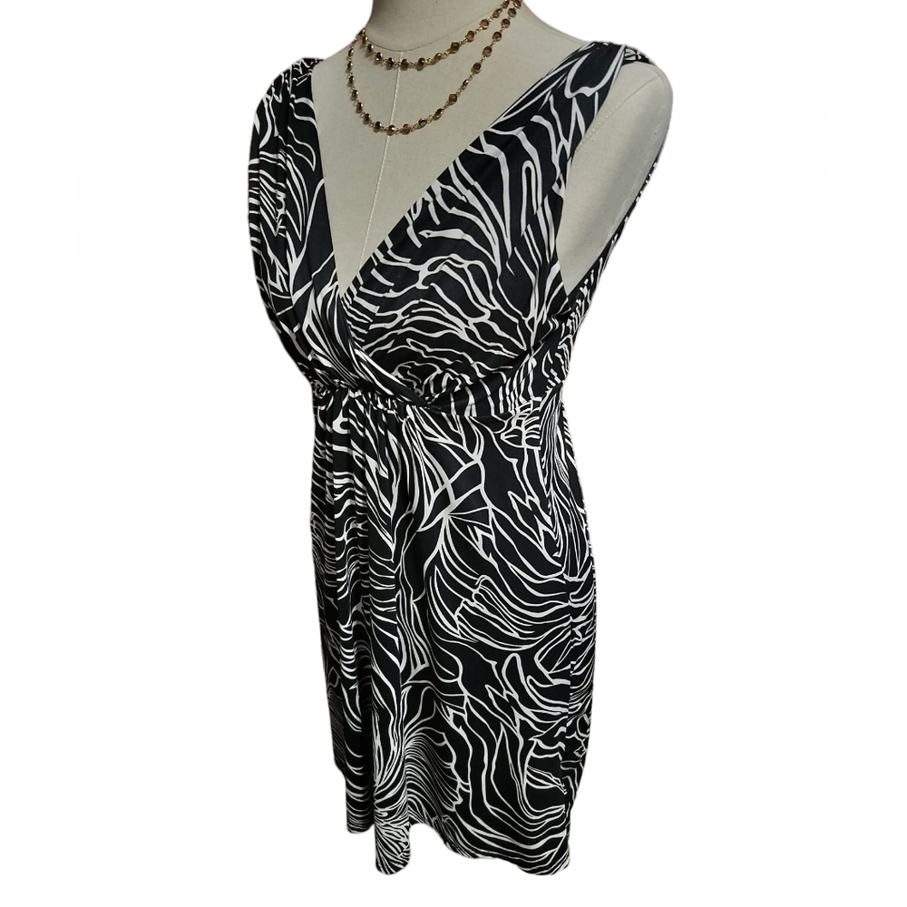 2144)Final Touch Black White Abstract print Surplice Deep V Pullover Dress Sz M